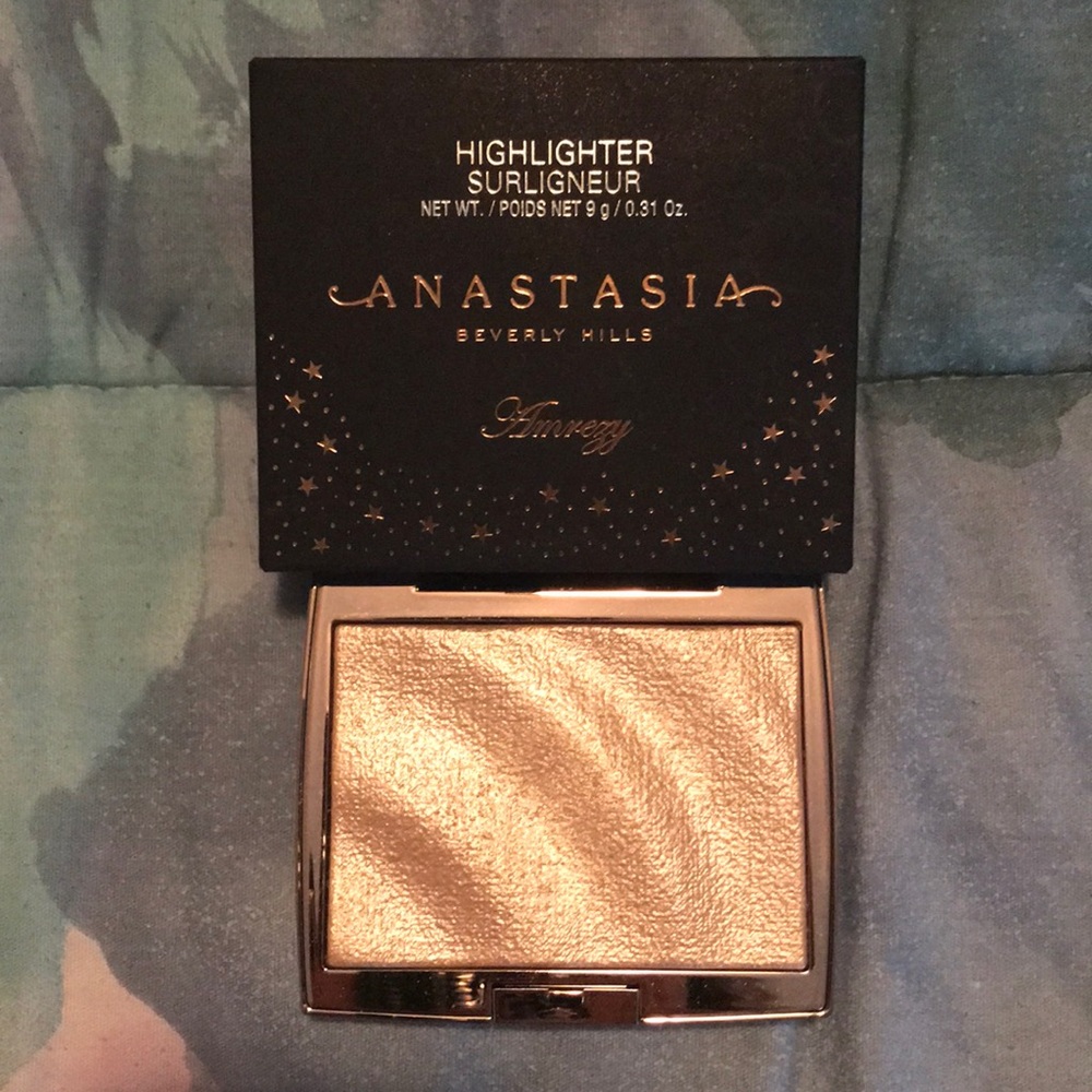 Anastasia Beverly Hills x Amrezy